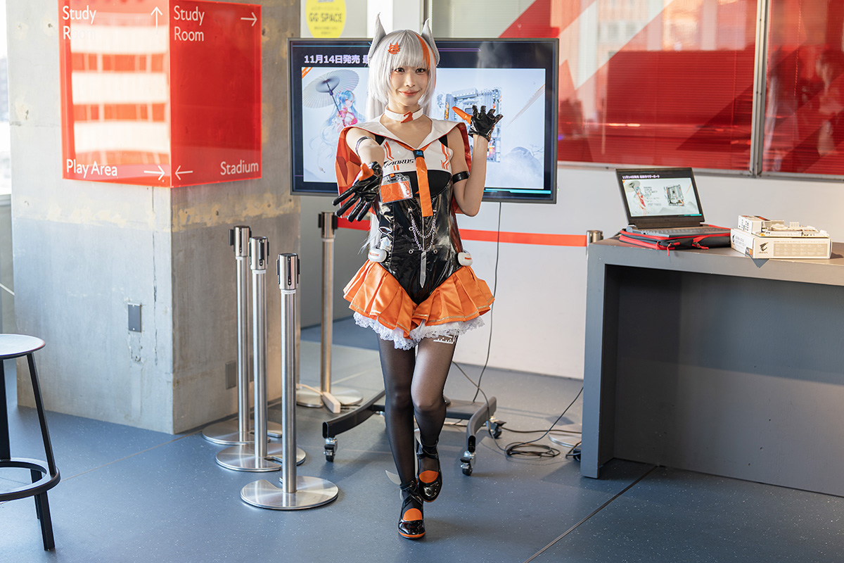 イベント中には西井綾音(あたた)さんの撮影タイムやサイン会の時間も