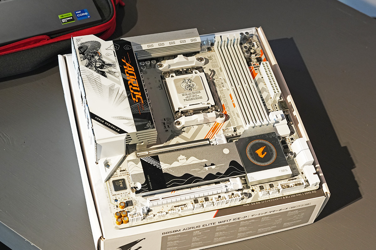 B850M AORUS ELITE WIFI7 ICE-P、製品パッケージは神鷹凛のイラスト入り