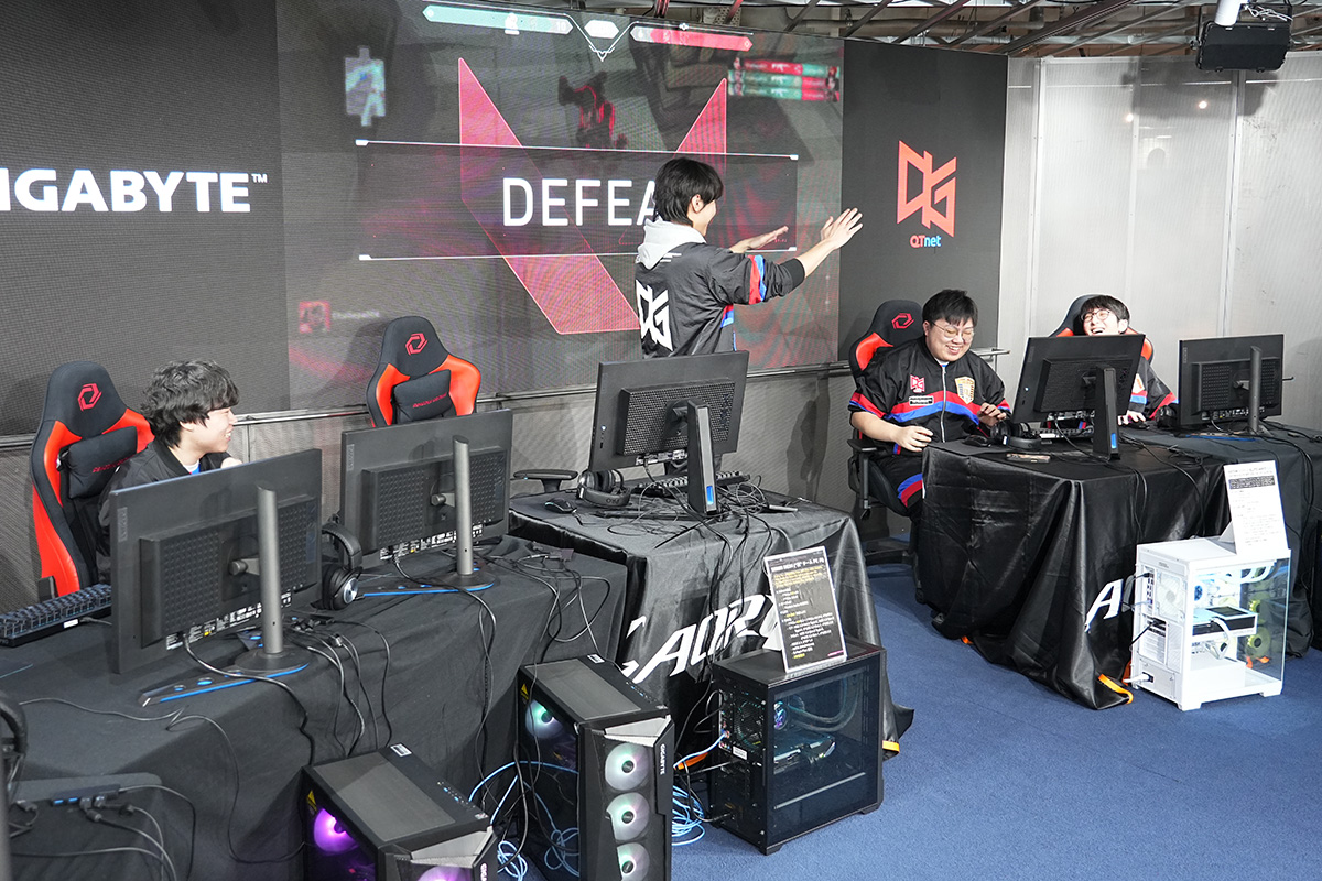 1本取ると互いにあおりを入れる掛け合いも見られた