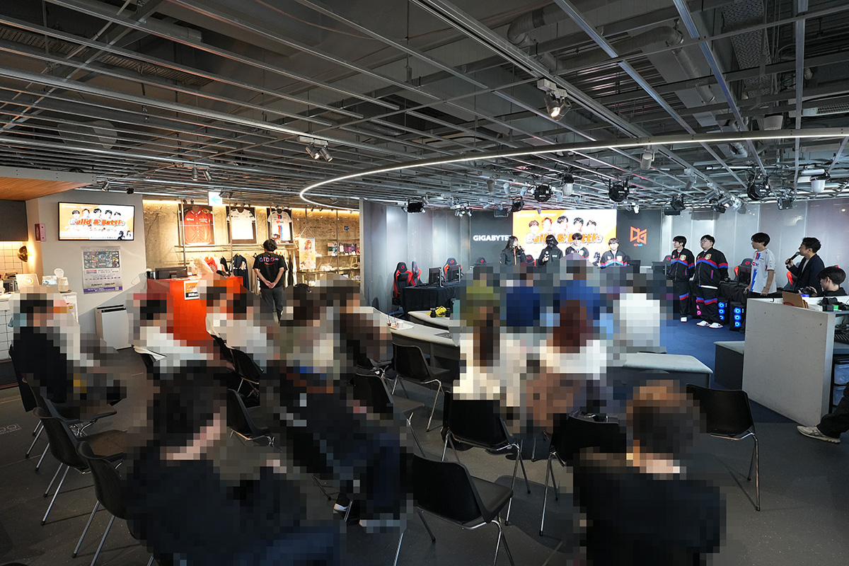 自作PCユーザーはもちろん、村井理沙子さんやQT DIG∞のファンも会場に駆けつけていた