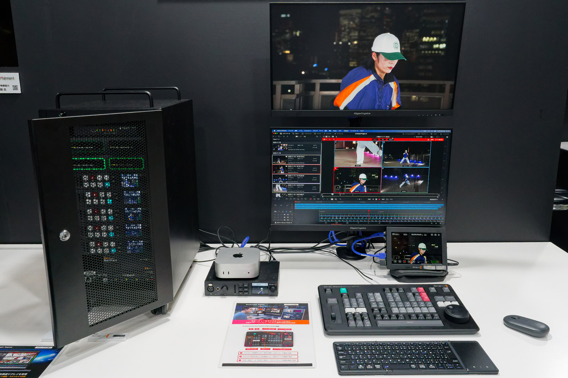 Blackmagic Design製品とSamsung SSDを組み合わせたコンパクトなリプレイパッケージ。スポーツ中継などの現場にそのまま持ち込んで、スロー再生・リプレイ操作が可能。ラックに収められたSATA SSD「Samsung 870 EVO」に映像を収録する