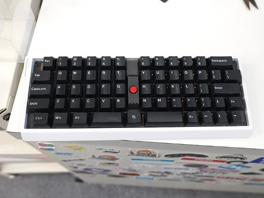 トラックポイント付きのキーボード自作キット「OLSK60 v2」 - AKIBA PC
