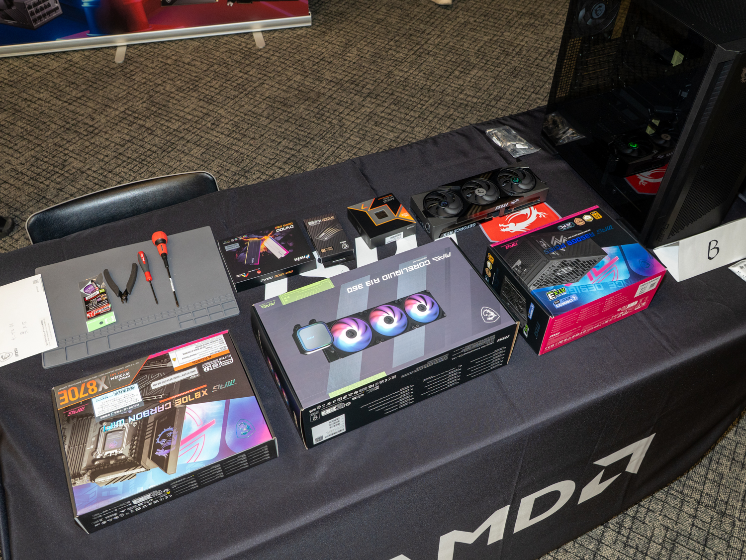 組み上げるPCのパーツは卓ごとに異なる