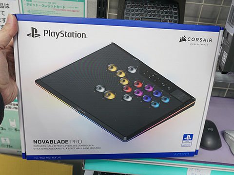 CORSAIRのレバーレスアケコン「NOVABLADE PRO」が登場、ラピッド