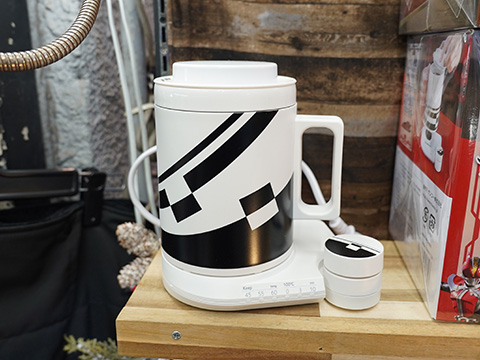 仮面ライダー電王コラボの「デンライナー食堂車専用マグケトル」が