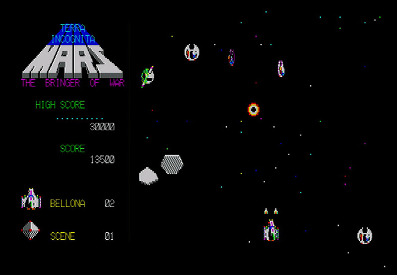 ゲームが始まると、敵が四方八方から襲いかかってくるうえ敵弾も自機をかなり正確に狙ってくるため、油断している隙はありません。