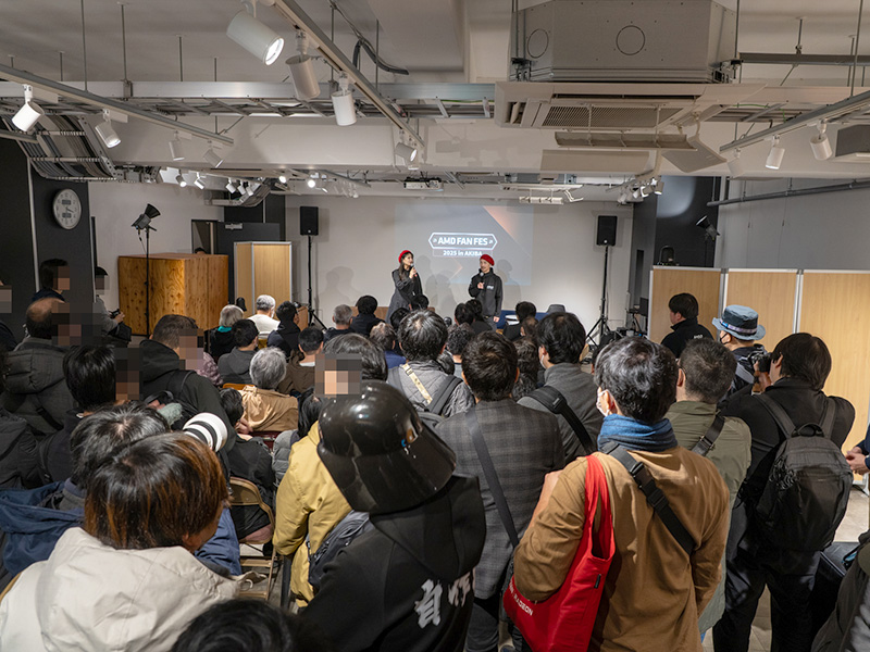 セッション中、会場内は大盛況だった