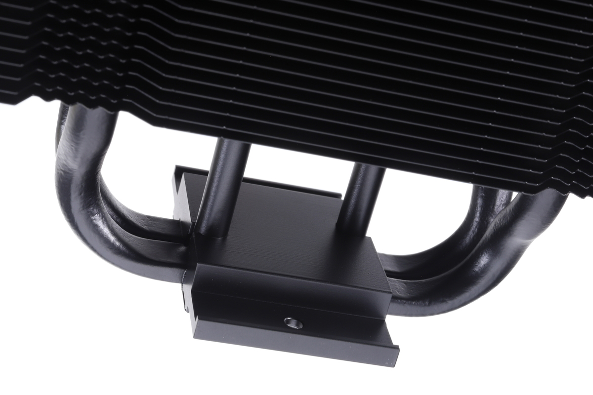 U字状ヒートパイプ×2本は8mm径、垂直配置のヒートパイプ×2本は6mm径