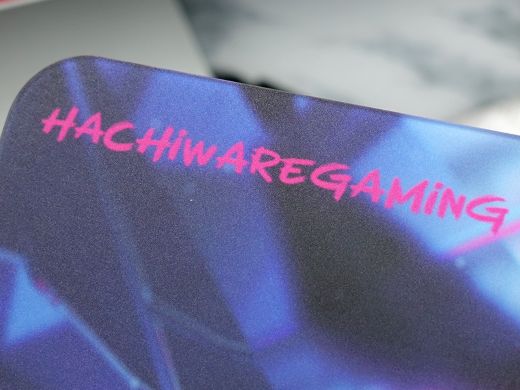 独自フロスト加工の強化ガラス製マウスパッド「Hachiware Gaming Zero