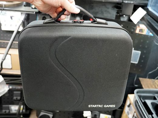 Nintendo Switch 2と周辺機器を収納できるセミハードケースがサンコー