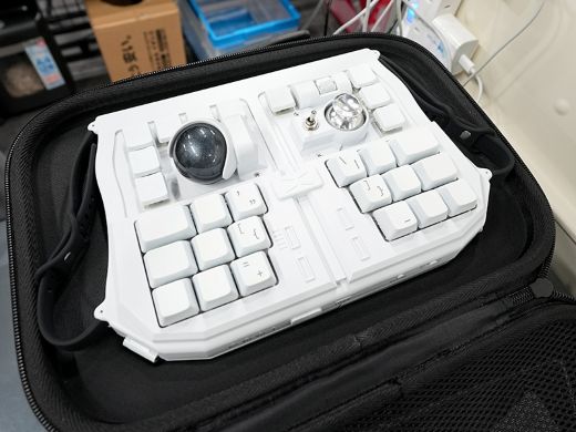 握って使う変態キーボード「GrabShell」が15,800円！アウトレット