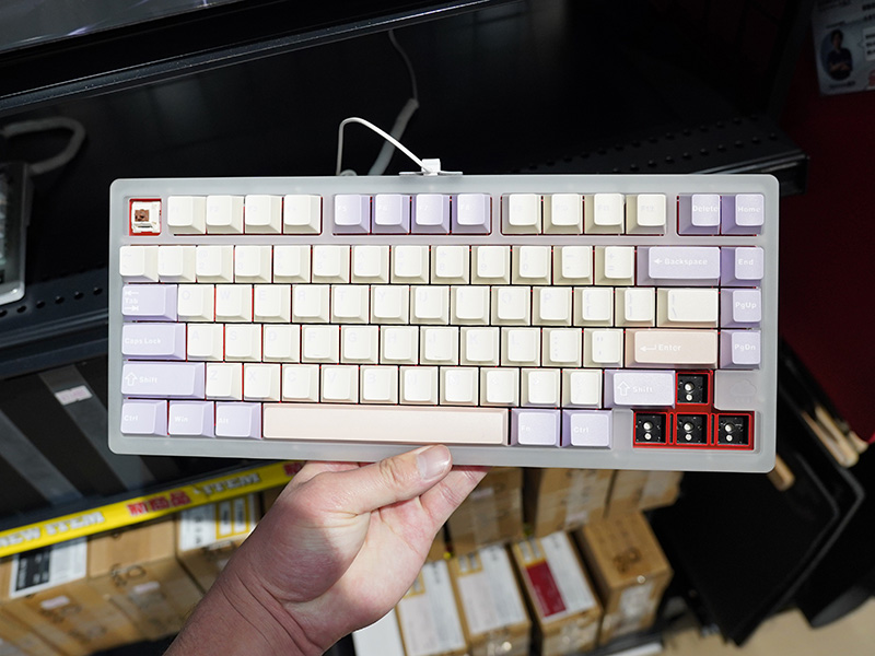 「Rainy 75 Pro Acrylic Edition」