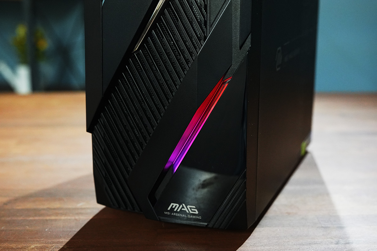 選択した動作モードとカラーがケース前面のイルミネーションに反映される