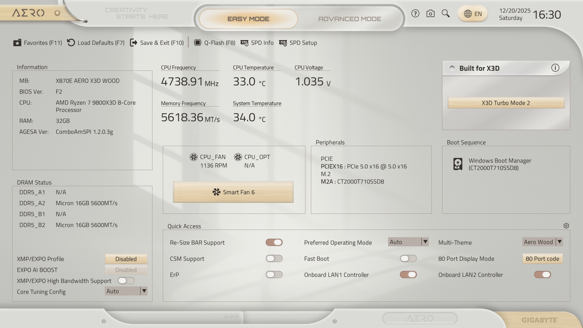 X870E AERO X3D WOODのBIOSメニュー。白に木目調を加えた特別なデザインを採用