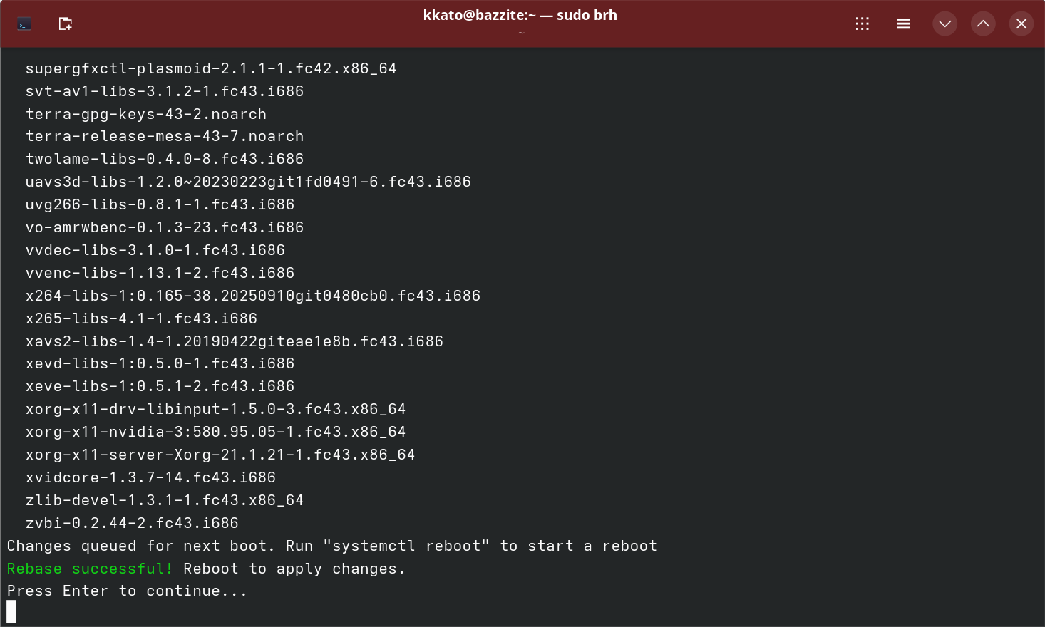 このメッセージが出たらRebase終了。この状態でPCをシャットダウンし、新しいビデオカードに入れ換えよう。再度起動したらSystem Updateを実行し、差分のアップデート(あれば、だが)を導入すればビデオカード入れ換えは終了だ