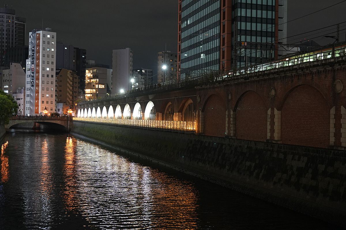 マーチエキュート神田万世橋(12月13日撮影)