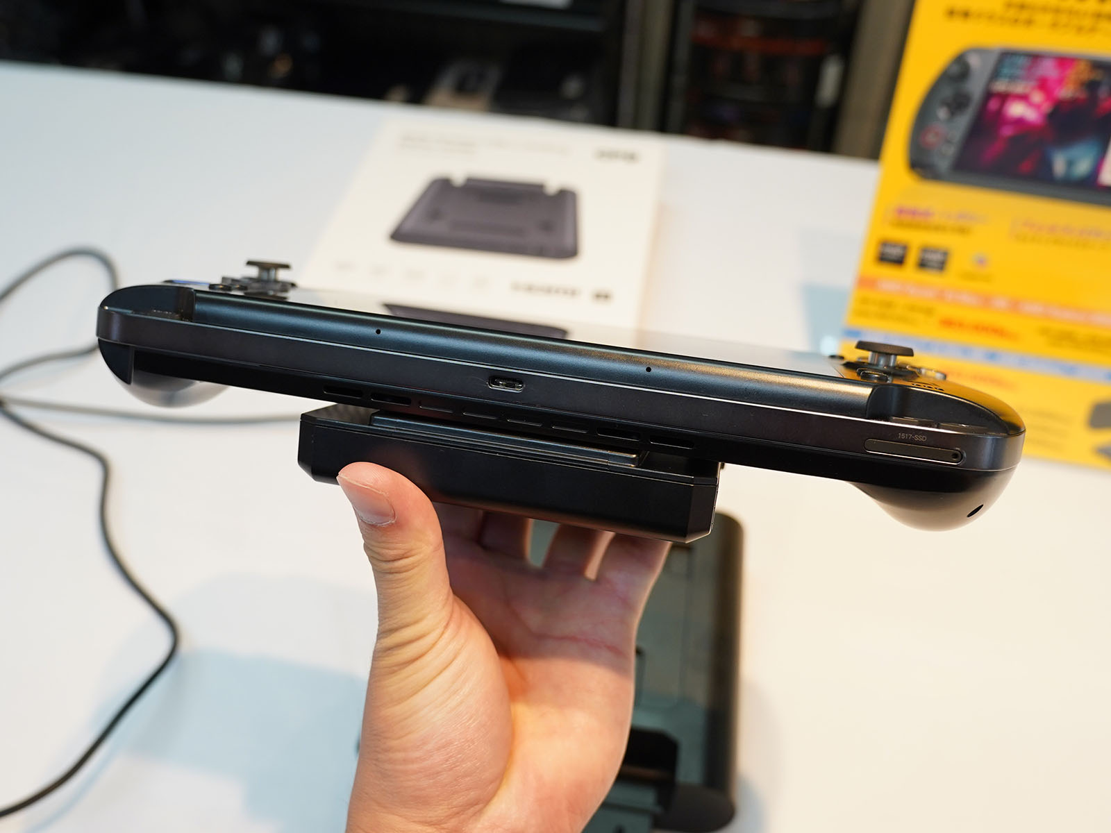 バッテリーを装着した状態