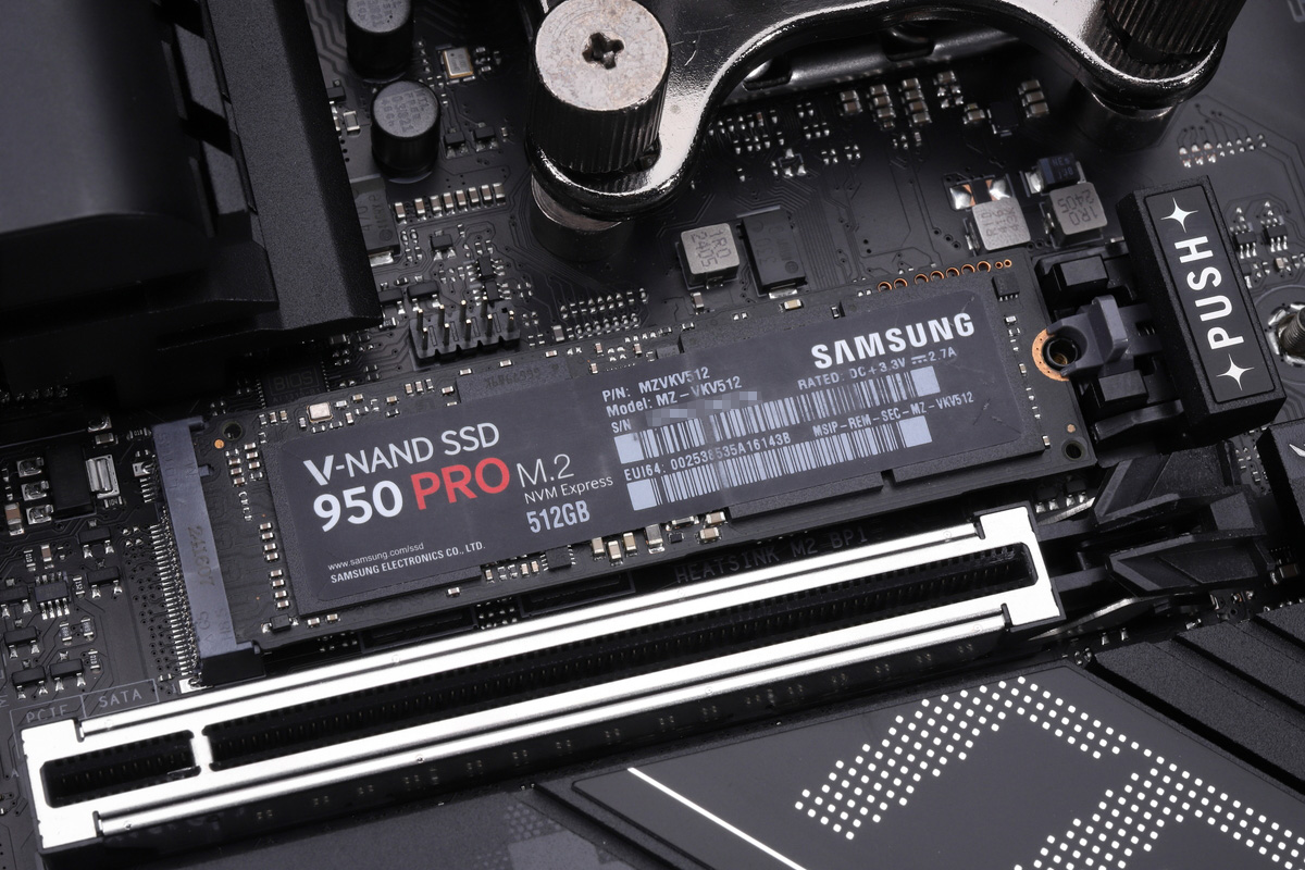 950 PRO 512GBモデル