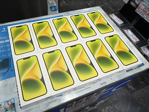 Apple iPhone 14 Plus 128GB カナダ版 カナダ版「iPhone 14 Plus」が92,800円から！イエローモデルの未使用品