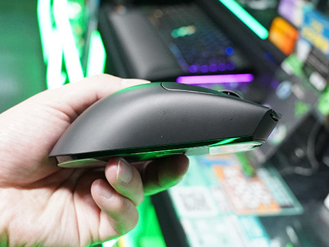 54gのRazer製ゲーミングマウス「Viper V3 Pro」に廉価モデル、無線