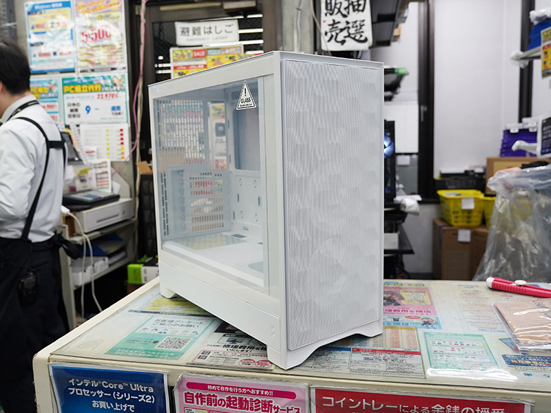 「Pop 2 Air RGB TG」のホワイト