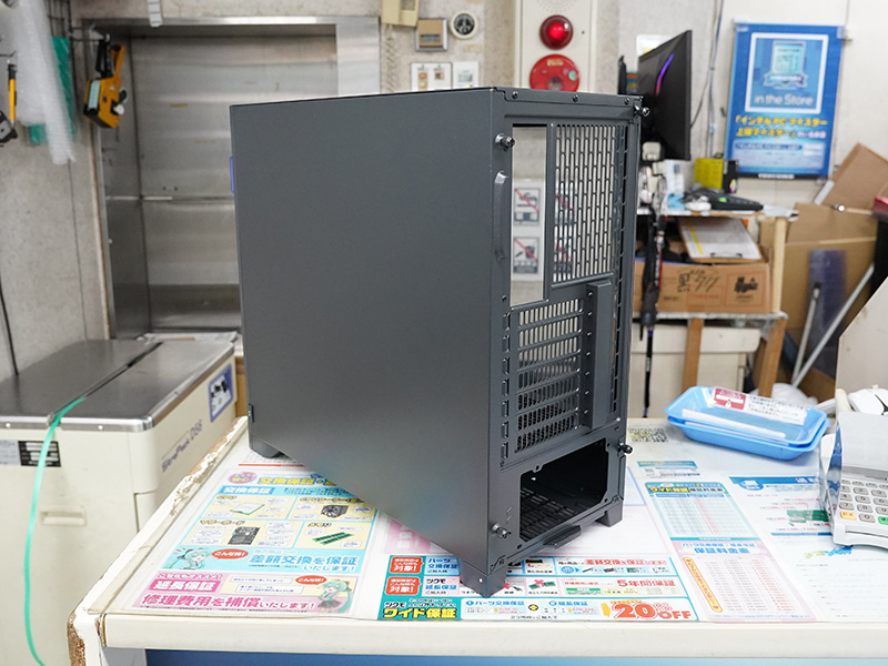 「Pop 2 Air RGB TG」のブラック