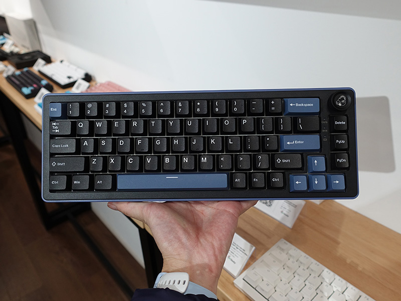 「Ducky OK-M 65 65% Hotswap Wireless RGB Keyboard」