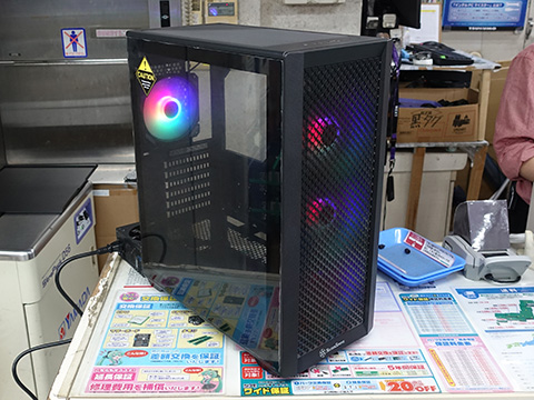 SilverStoneのミドルタワーケース「FARA 515XR」がTSUKUMOで展示中