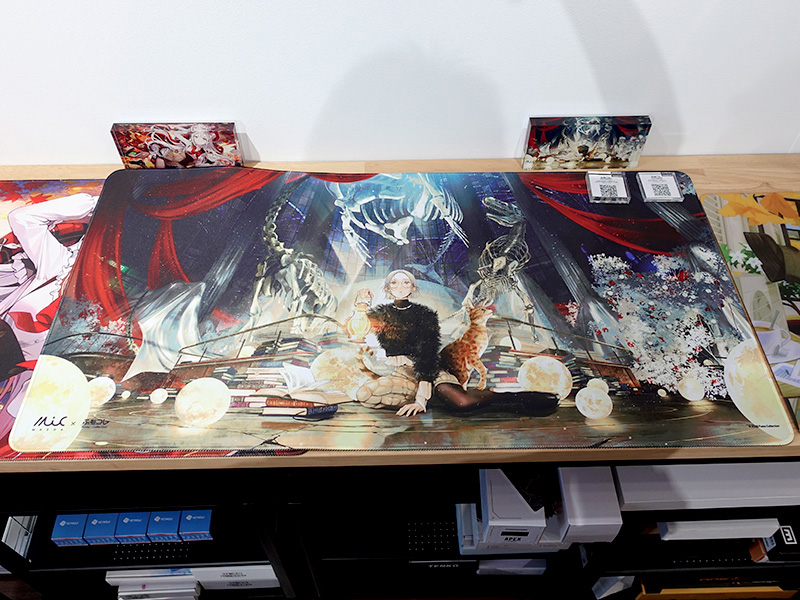 <a href="https://akiba-pc.watch.impress.co.jp/docs/news/news/2034687.html" class="deliver_inner_content i">「ふもコレSeasons 25秋」マウスパッドの前田ミック氏モデル</a>