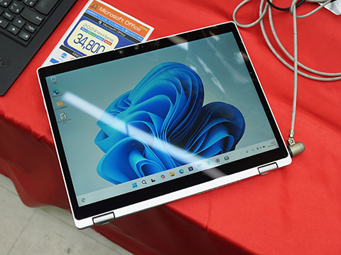 タブレットスタイルもOKな12型「Let's note」が47,800円！高解像液晶