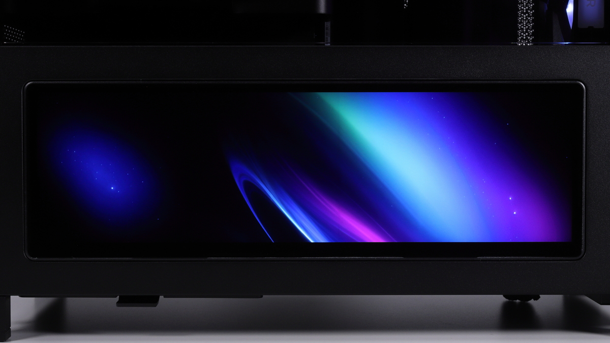 写真や動画を全画面表示させておくといった使い方ももちろんできる、やろうと思えばゲームも可能だ