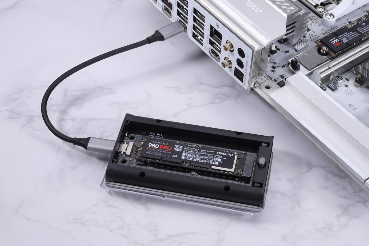 USB4外付けSSDに980 PROを搭載してパフォーマンスを計測する