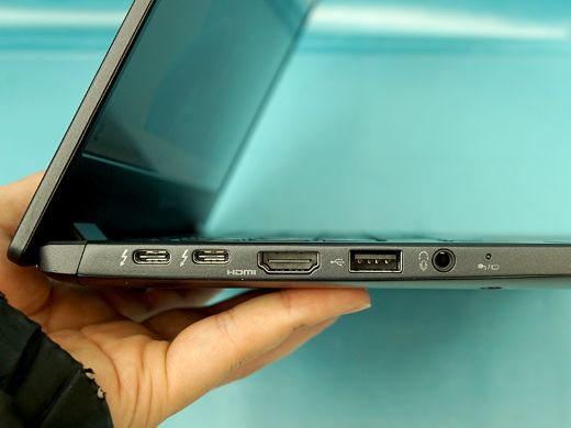 第11世代Core/16GBメモリ搭載の13.3インチノート「dynabook G83/HU」が