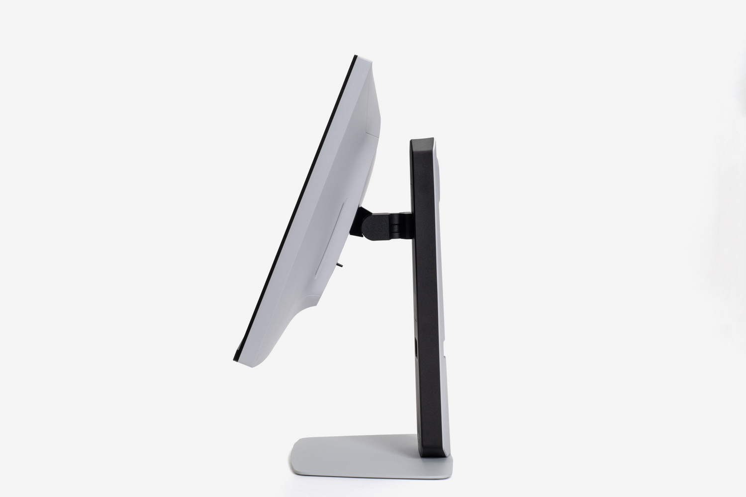 チルトは-5度から+20度で動かせる