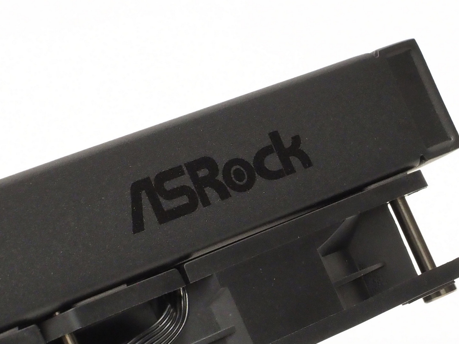 ラジエーターは27mm厚