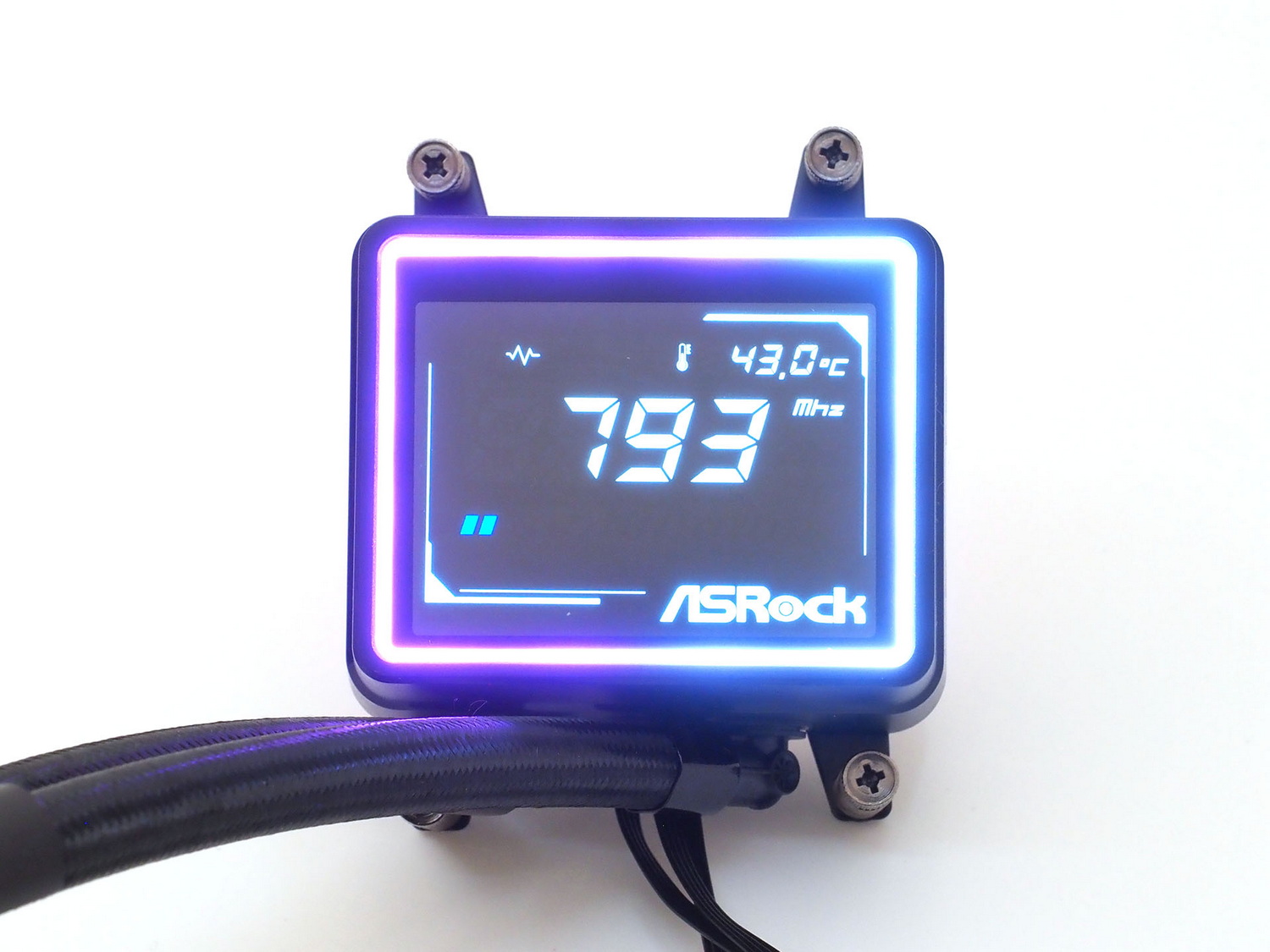 水冷ヘッド部にはARGB LEDと液晶パネルを搭載