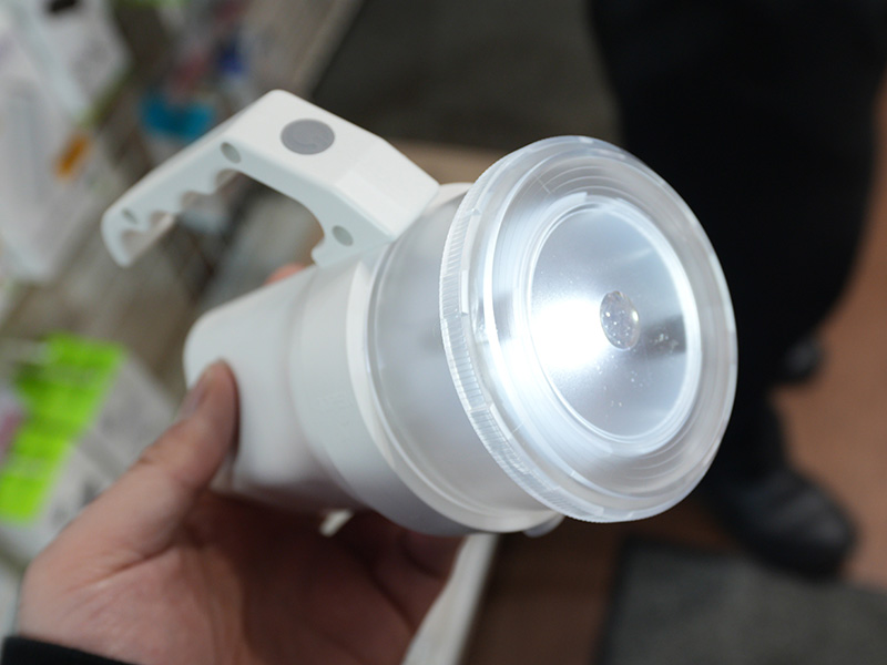 「HIDISC いろんな乾電池で使えるLED懐中電灯」