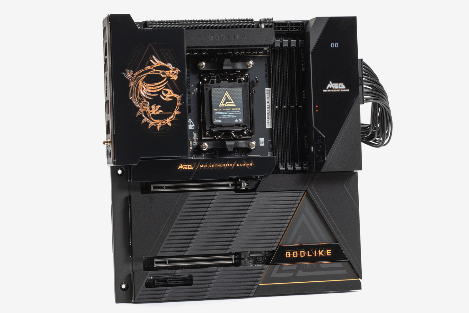 MSIのX870Eチップセット搭載のフラグシップモデル「MEG X870E GODLIKE MAX」。実売価格は23万円前後