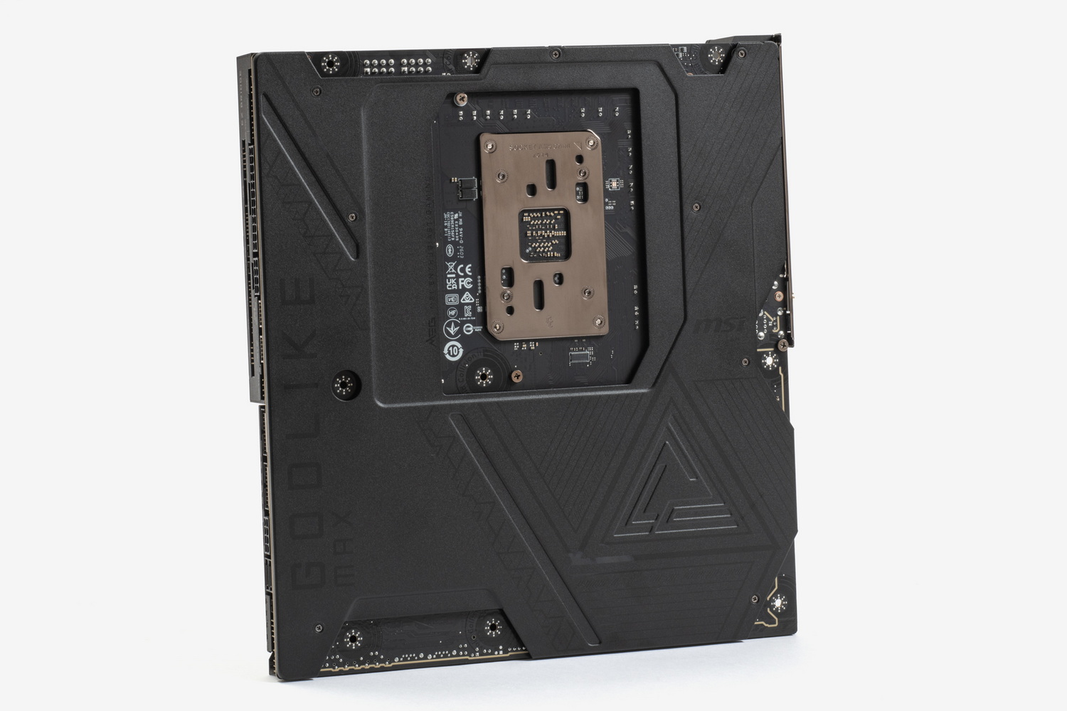 277×304.8mmの大型サイズで、裏面も金属製バックパネルでガッチリガードされている。24ピンATX電源ほかコネクター類が目立たないレイアウト、液晶パネルやLEDを搭載しつつも決して派手すぎない装飾など、美しさと迫力を感じるデザインの印象