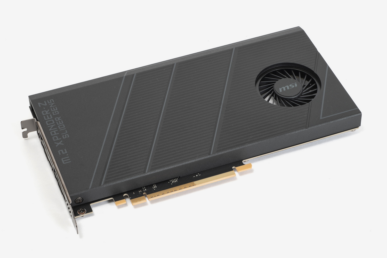 Gen 5(x8)接続の拡張カード「M.2 XPANDER-Z SLIDER GEN5」が付属する