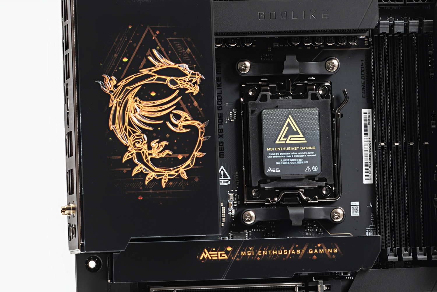 電源回路、M.2スロット、チップセットそれぞれのヒートシンクにLEDを内蔵