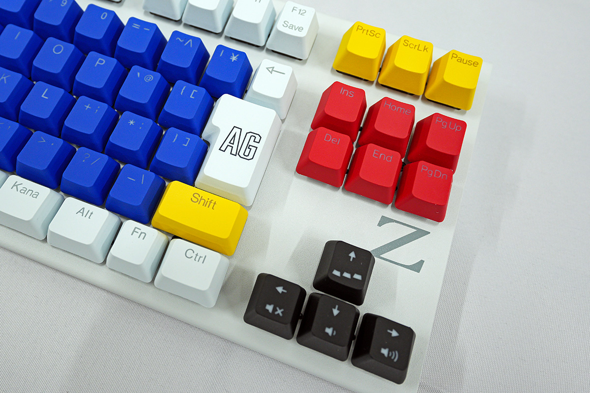 REALFORCE × 機動戦士Zガンダム GX1 Plus Keyboard Zガンダムモデル