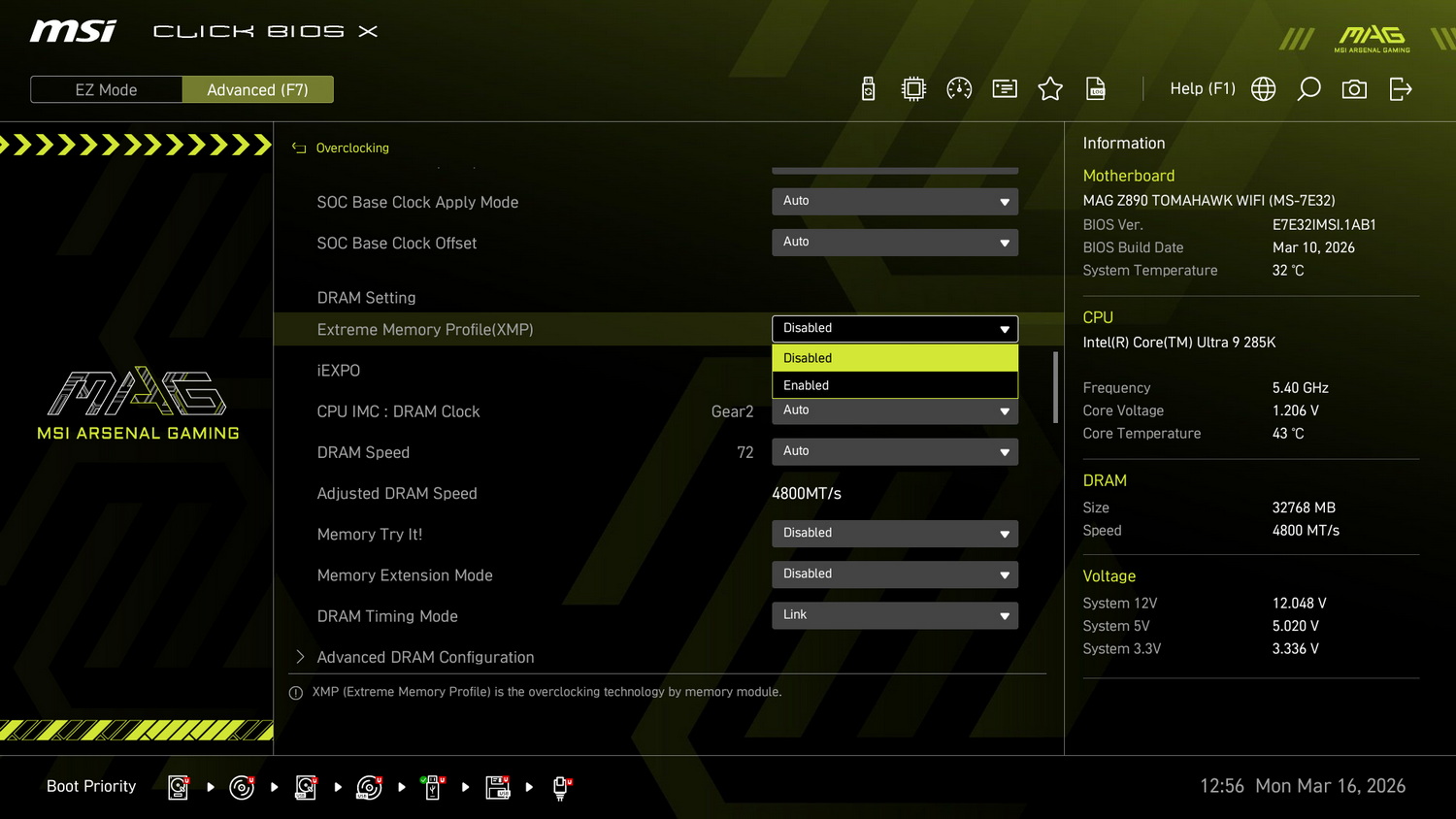Advancedでは、左側メニューから「OverClocking」を選択。「Extreme Memory Profile(XMP)」を「Enabled」にする