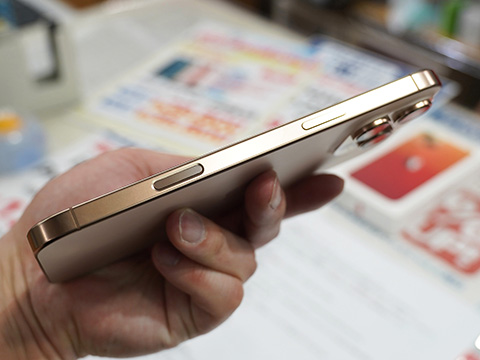 iPhone 16 Pro」「iPhone 16 Pro Max」の訳あり展示品セール - AKIBA
