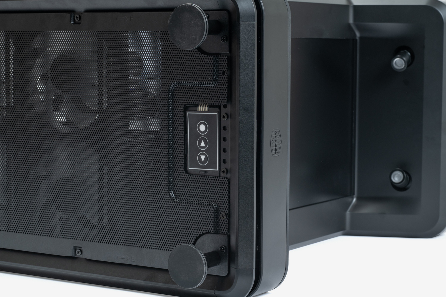 寝かしてお立ち台底面のボタン。左ボタンを短く押すとPlayback ModeとSecondary Screen Modeの切り換え、中ボタンと右ボタンで輝度の調整、左ボタン長押しでモニターOFF