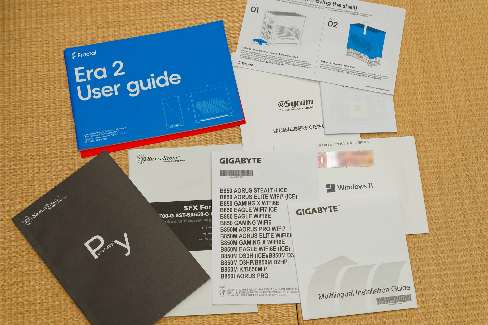 付属品として各パーツのマニュアルが同梱されている