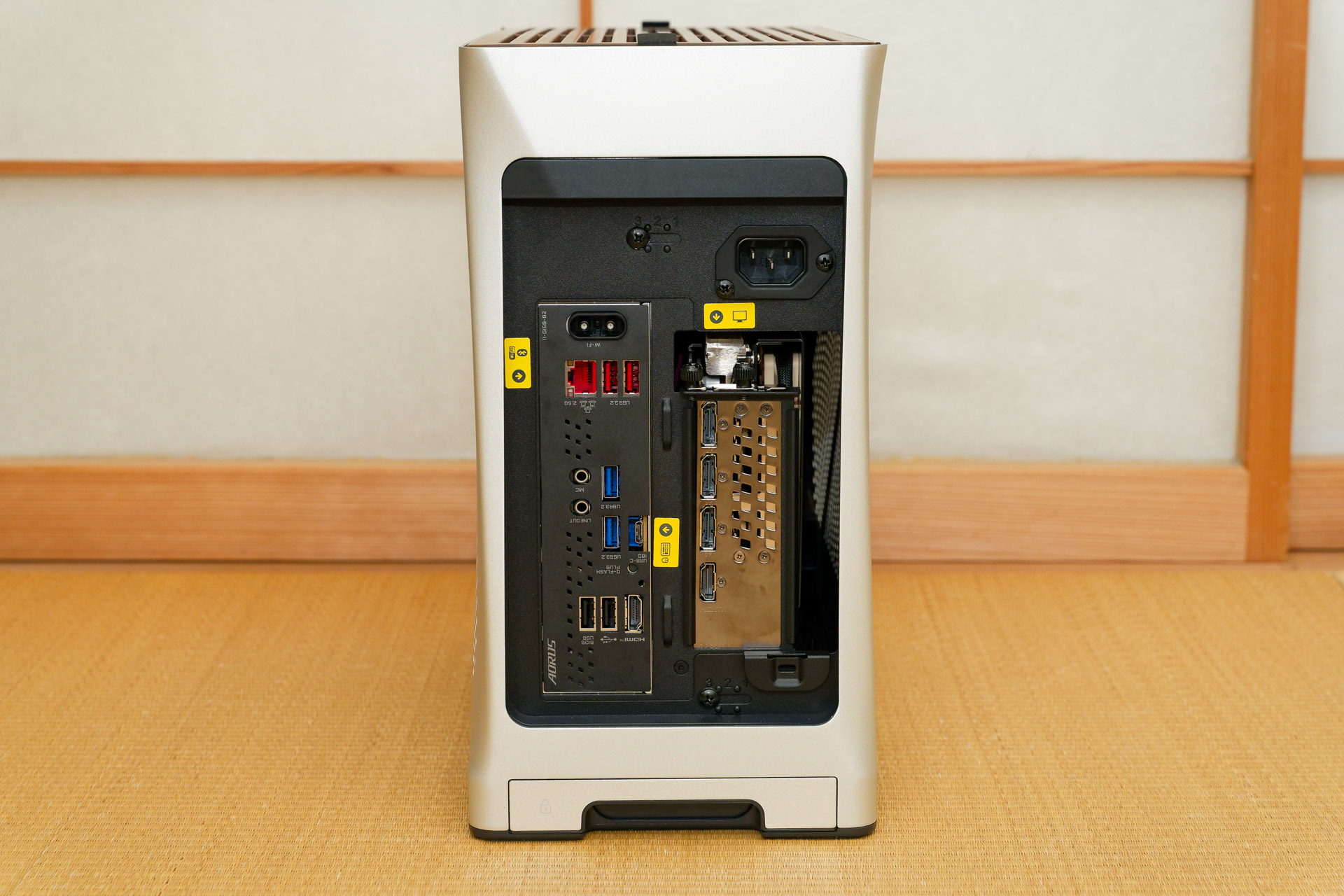 背面インターフェース