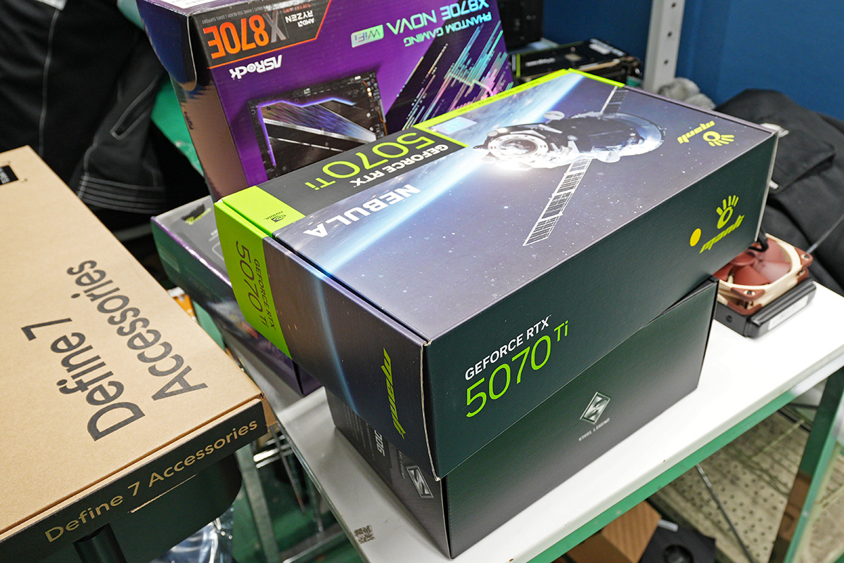 コストを抑えるために、GPUのグレードを一つ下げた構成にするのも手だ