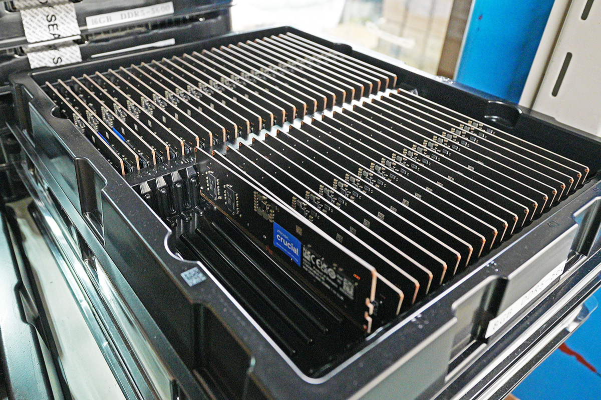 信頼性の高いメーカー・ブランドのメモリやストレージを選べば安定動作と長寿命が期待できる