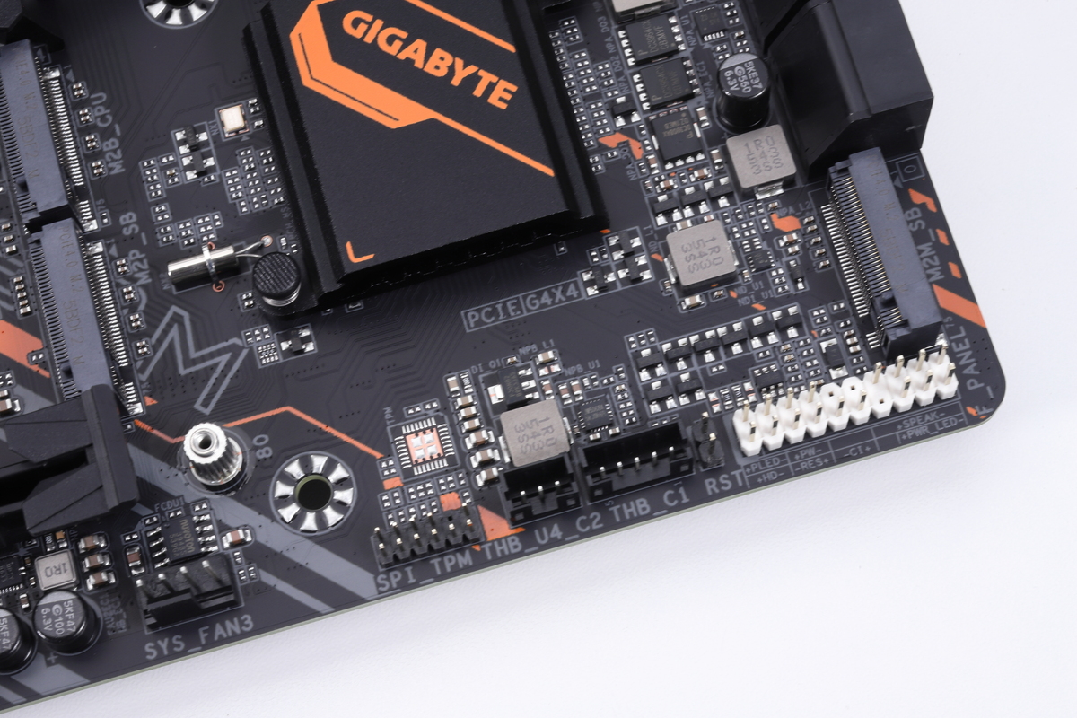 チップセット付近に配置されたM.2スロット(M2M_SB)、チップセット接続でPCIe 4.0 x4に対応